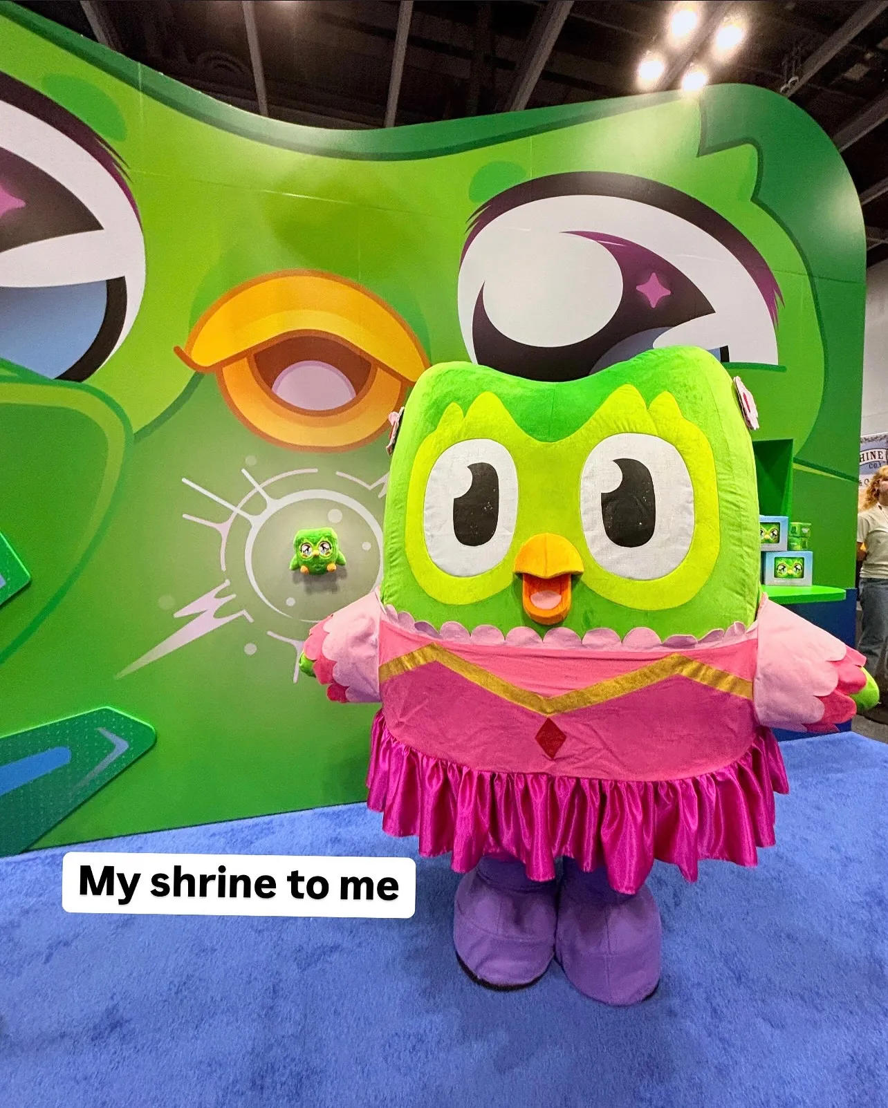Duo in costume at Duolingo's New York Comic Con booth